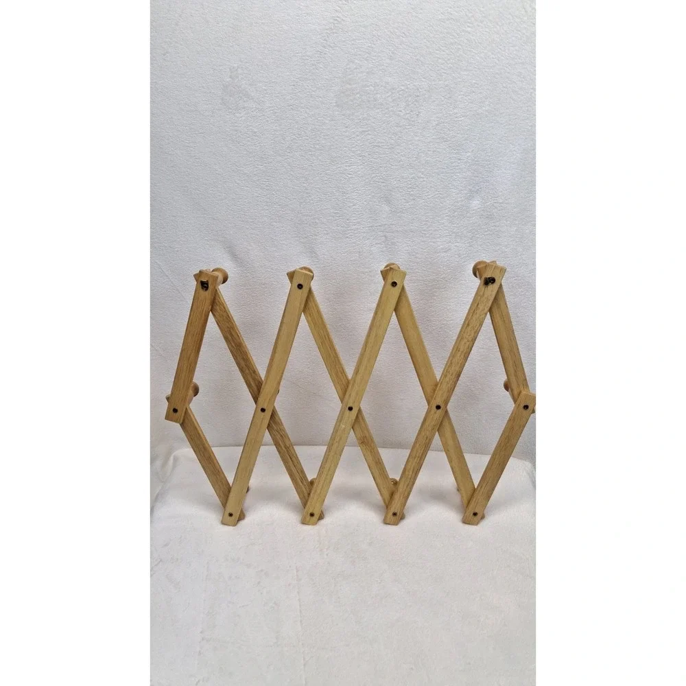 Light Wooden Accordion Wall Hanger Rack 13 Peg Expandable Folding Organizer